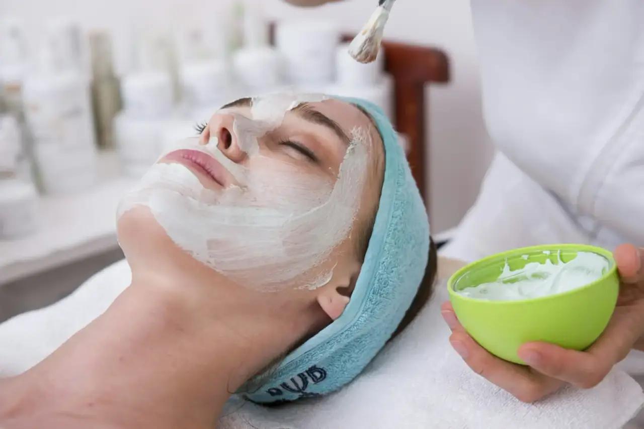 طبيب الجلدية والتجميل المناسب لبشرتك